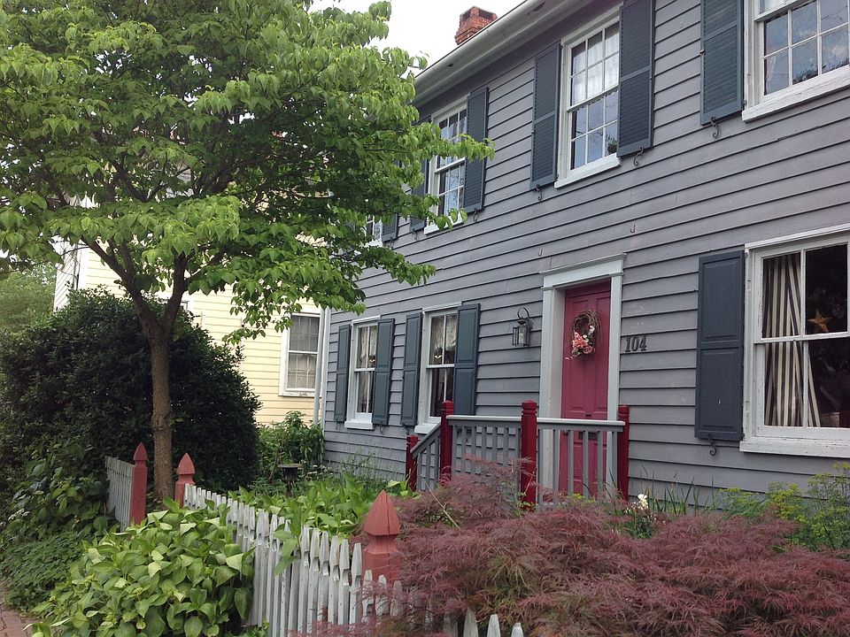 1st image of 104 N Liberty St