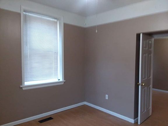 2nd image of 539 Gillis St Unit 1