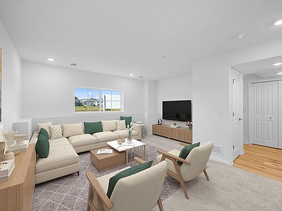 4th image of 10389 Birchwood Cir
