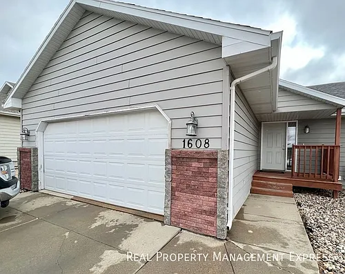 1608 S Campbell Trl Photo 1