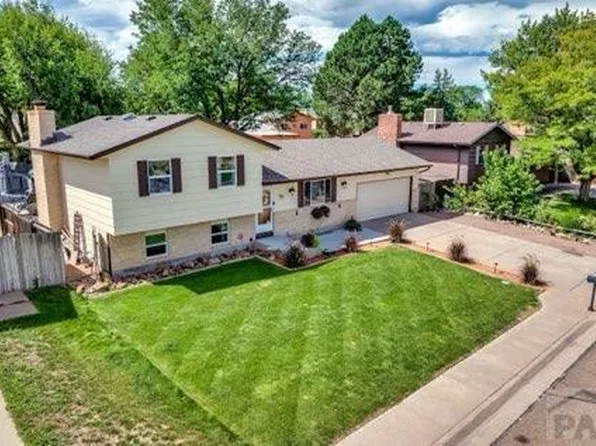 10 Ibis Ln, Pueblo, CO 81005