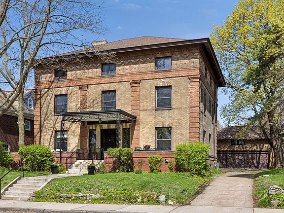 3rd image of 30 Crocus Pl
