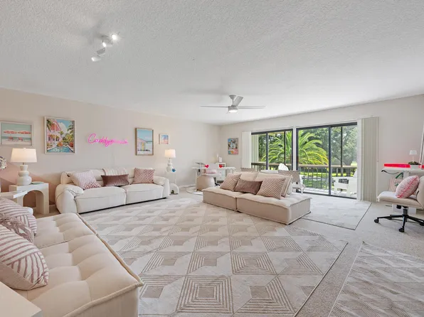 18480 SE WOOD HAVEN #J, Jupiter, FL 33469