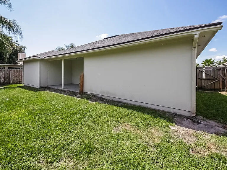 3230 Chantilly Ct — Photo 15