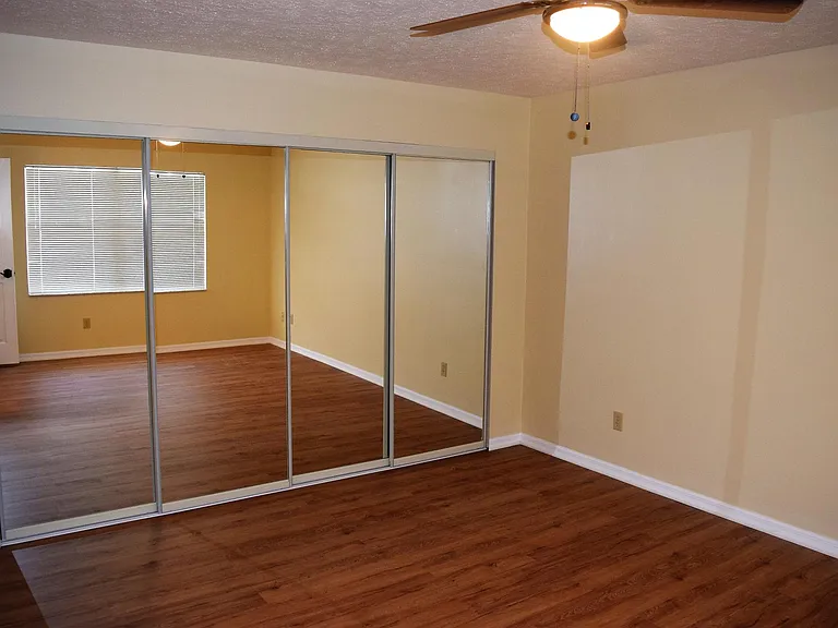 2965 Poplar Ave — Photo 21