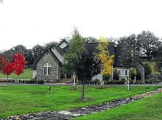 140 Stratford Ln, Roseburg, OR 97471