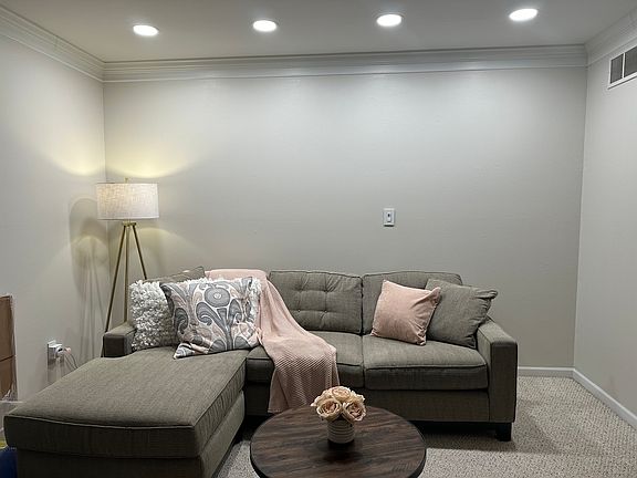 4th image of 2551 Olde Hill Ct S