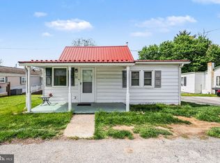 37 Mountain St, Mount Holly Springs, PA 17065