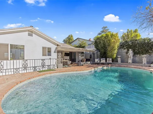 22444 Venido Rd, Woodland Hills, CA 91364