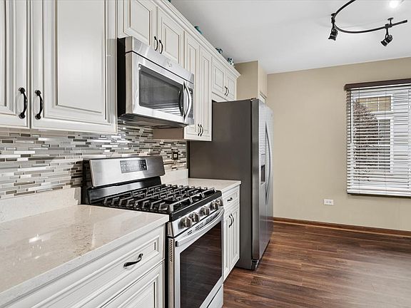 3rd image of 21429 W Sycamore Ct