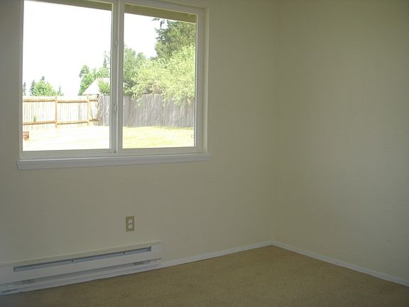 4th image of 206 McKenzie Ct SW