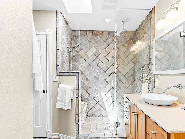 3471 S Elm St — Photo 14