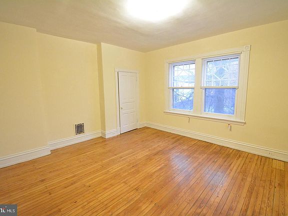 3rd image of 5115 Pulaski Ave Unit 2F