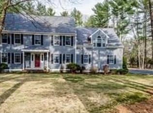 38 Earls Ct, Rochester, MA 02770