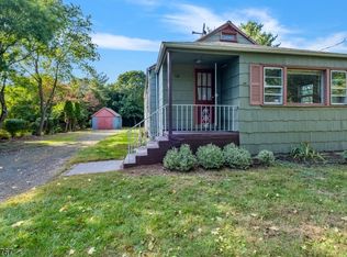 21 High St, Three Bridges, NJ 08887