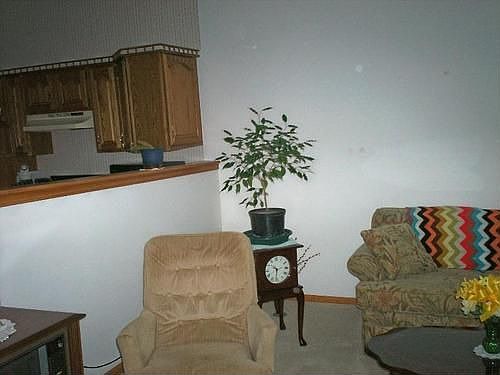 4th image of 204 N Russell Ave