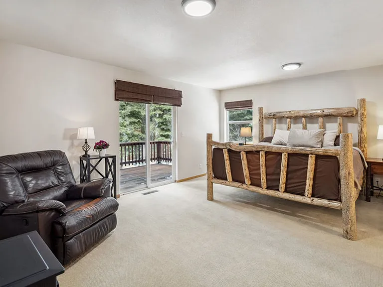 10694 Laurelwood Dr — Photo 8
