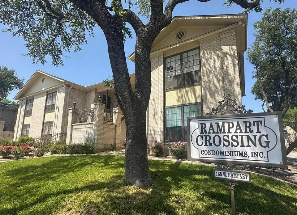 165 W Rampart Dr #704