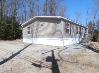 24 Hemlock St, Hillsboro, NH 03244