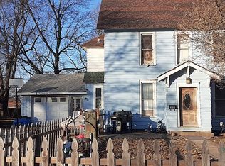 305 N 3rd St, Girard, IL 62640