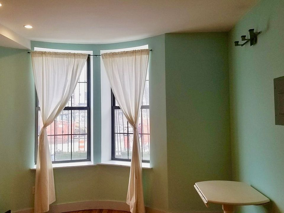 1st image of 469 Park Pl APT 1RF