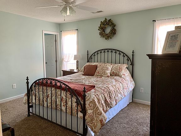 4th image of 300 Bridgeton Ct