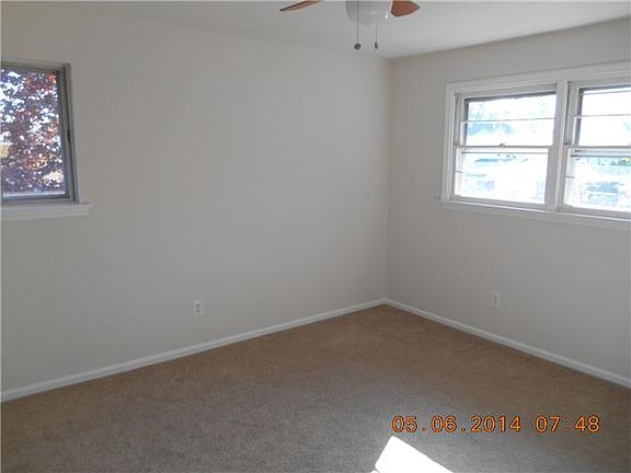 5th image of 31 Shull Dr