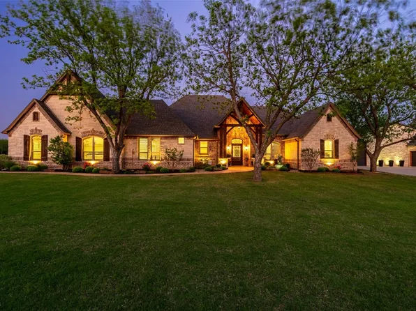 9204 King Air Dr, Granbury, TX 76049