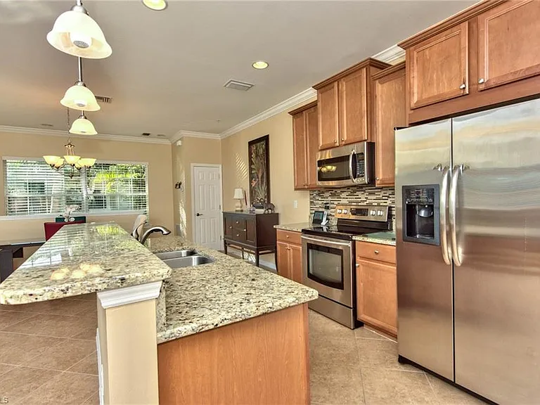 23430 Alamanda Dr #201 — Photo 4