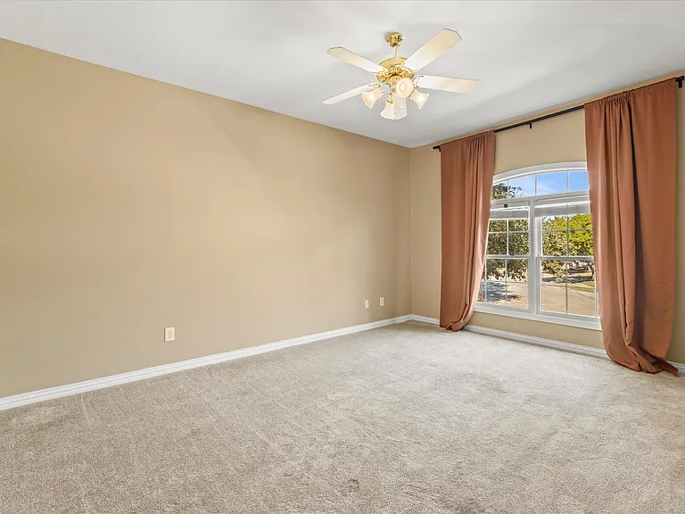 4223 Castle Rock Ct — Photo 15