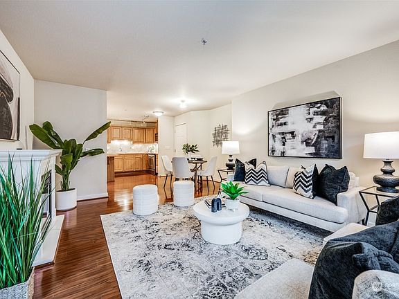 5th image of 13421 97th Avenue E #102