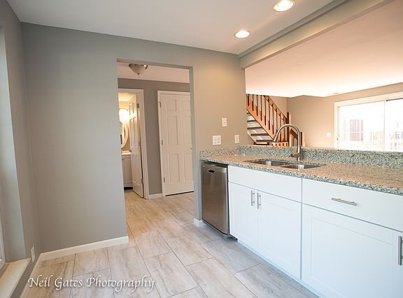 4th image of 307 Driftwood Ln