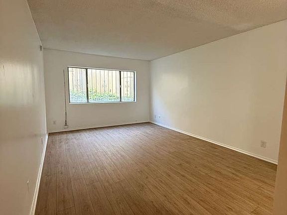 3rd image of 347 Westminster Ave #3