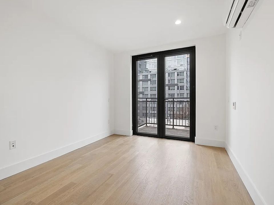 1st image of 260 Gold St APT 421