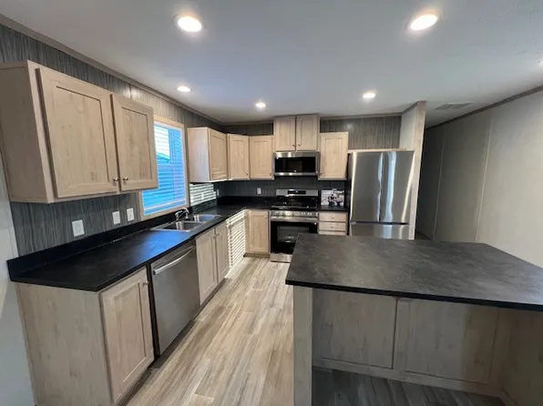 23420 Harned St #1, Warren, MI 48091