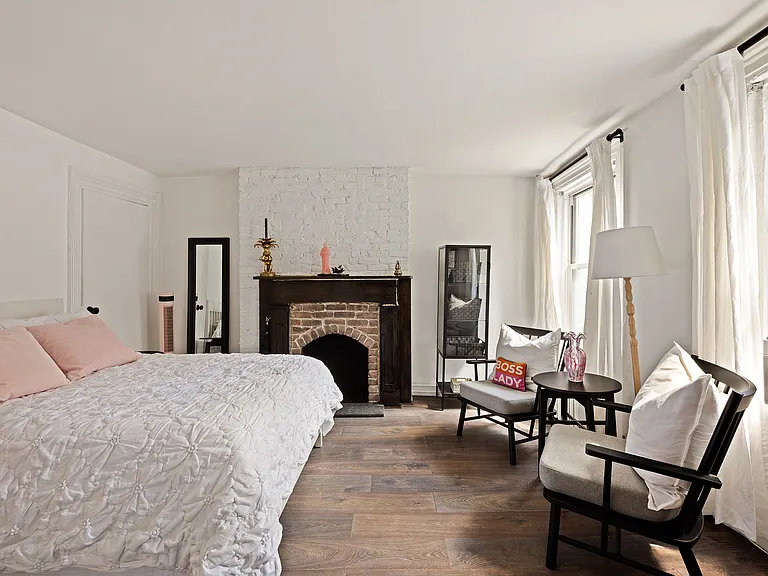 118 Perry St #J45 — Photo 1