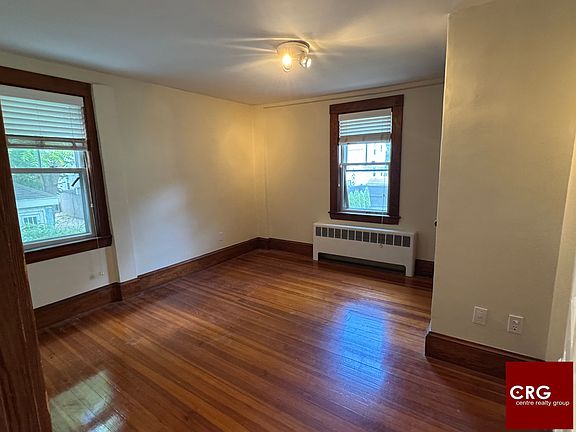 3rd image of 27 Abbott St #27