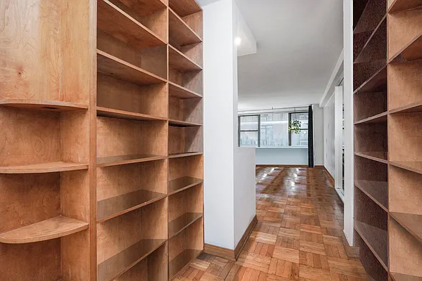 Sold by REMAX Elite | media 9