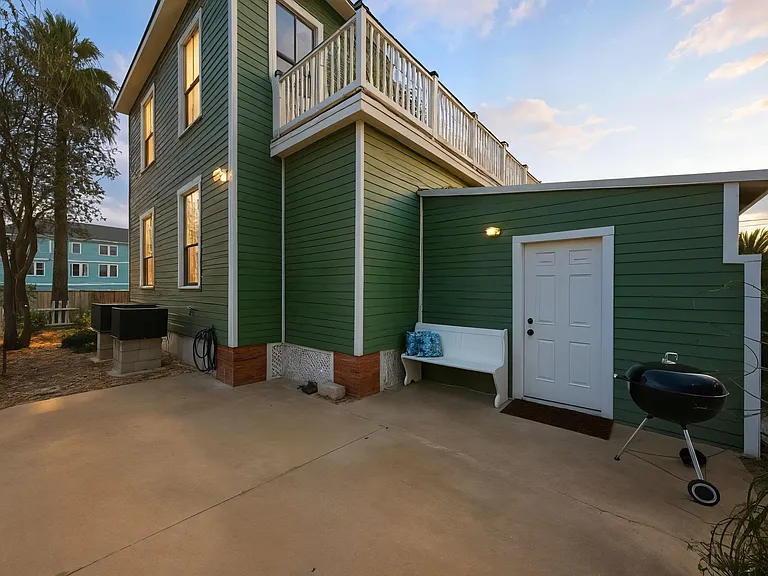 1001 Avenue K — Photo 42