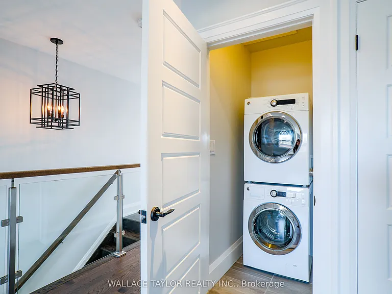 148 Carlaw Ave #UPPER — Photo 19