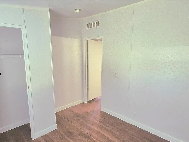 24430 Oak Hollow Blvd — Photo 23