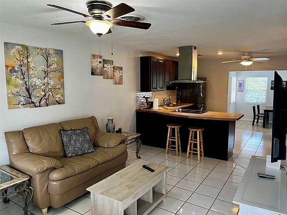 2nd image of 2678-2692 NW 65th Avenue