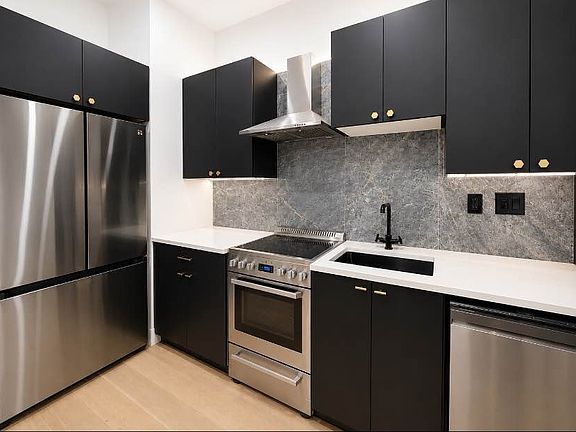 2nd image of 727 Knickerbocker Ave #3A