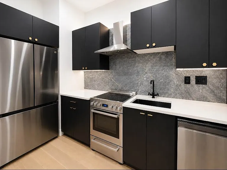 727 Knickerbocker Ave #3A — Photo 2