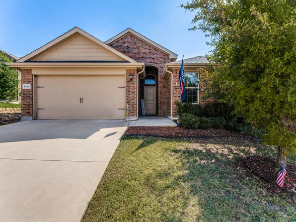 9224 Castorian Dr, Fort Worth, TX 76131