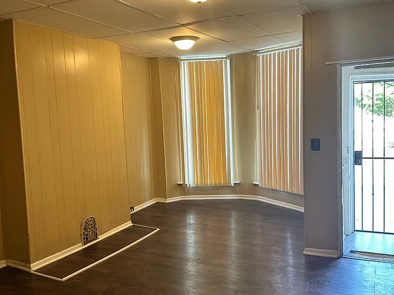 1649 N Fulton Ave — Photo 3