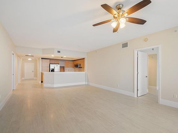 5th image of 2650 Lake Shore Dr Unit 1602