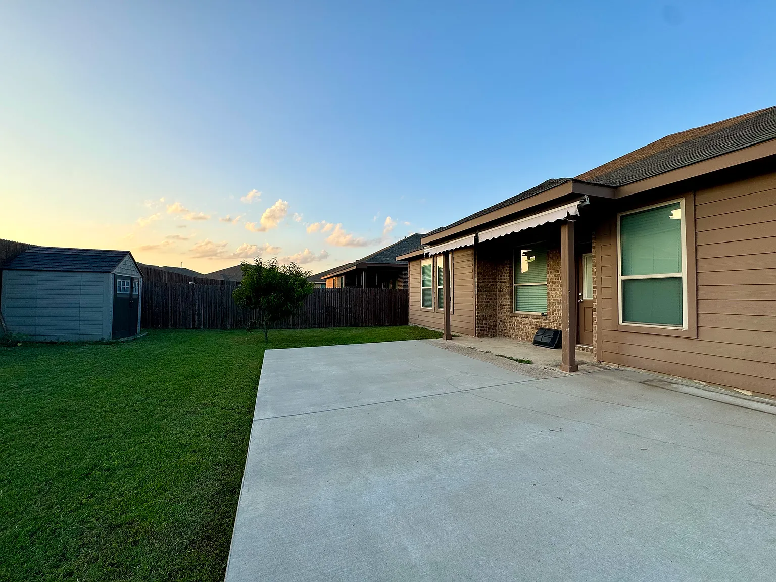 144 Creek Terrace Dr — Photo 3