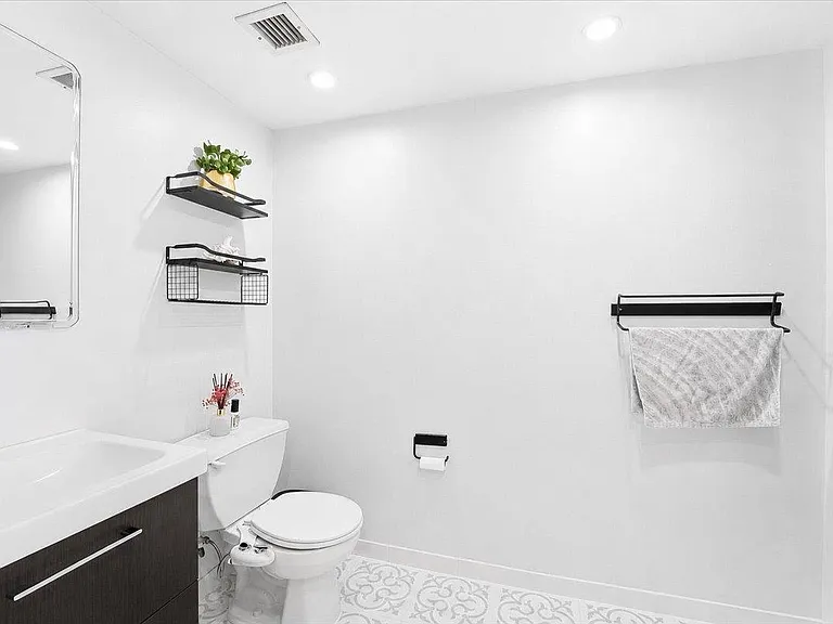 700 1st St #15A — Photo 20