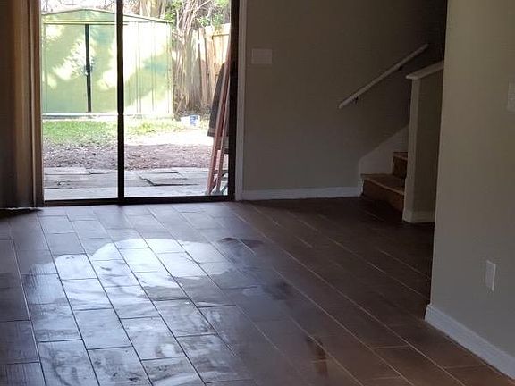 3rd image of 7661 Melissa Ct N